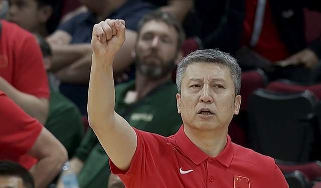 中國男籃贏瞭，他們3人卻輸瞭，主動告別國傢隊吧，別再坑郭士強