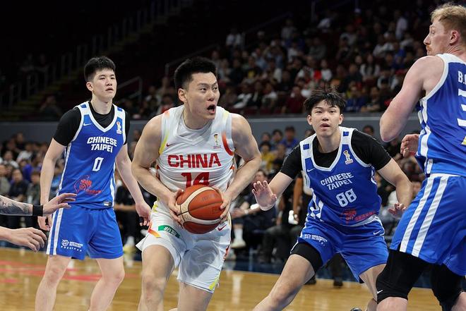 得鋒線者贏比賽！9分11板+19分，國傢隊高光時刻，助力男籃大逆轉