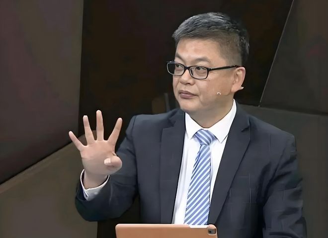 2連勝！蘇群中肯點評，指出瞭男籃贏球的3大原因