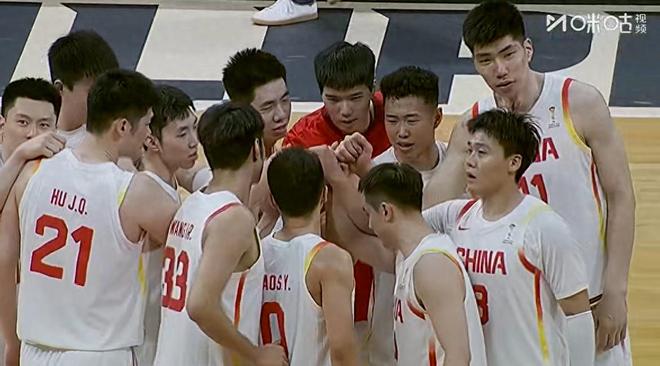 服瞭！臺北球迷贊中國男籃一人：不吼叫也很沉穩，有技術也有帶腦