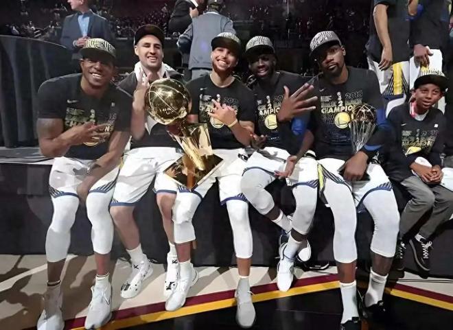 湖人128-104大勝國王，黃蜂崛起，新版海嘯兄弟橫空出世！