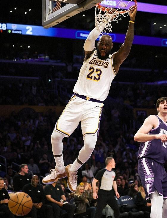 逼近西部第5！東契奇28+9，詹姆斯24分，湖人24分大勝國王