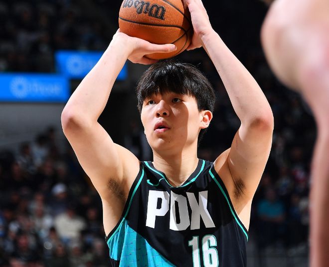 楊瀚森0+1+1！開拓者狂輸老鷹34分 庫明加20+7加盟全勝